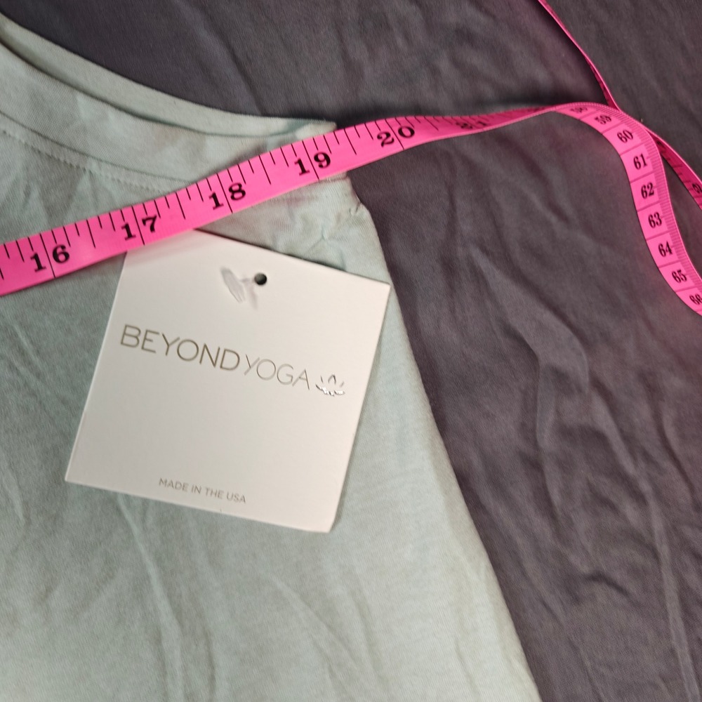 Beyond Yoga Featherweight Balanced Muscle Tank Sage Green Sleeveless Top Small - Picture 7 of 7